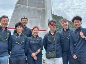 BITTER ENDチーム：後方が鈴木艇長。前方左から重野さん、宮内さん、永岡さん、清水さん、ダビットさんと内海くん